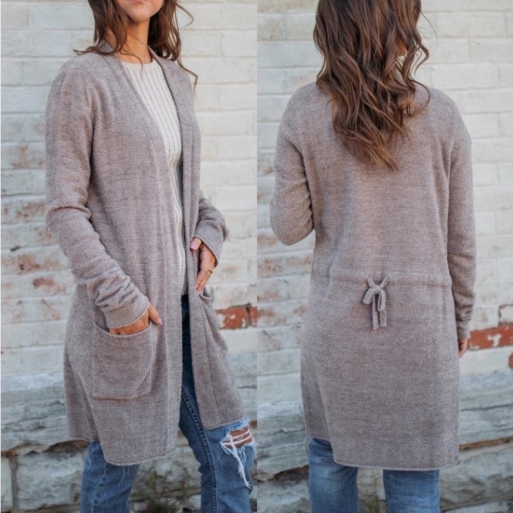 Barefoot Dreams Cozy Chic Ultra Lite Tie Back Cardigan
Blush Taupe Size M.